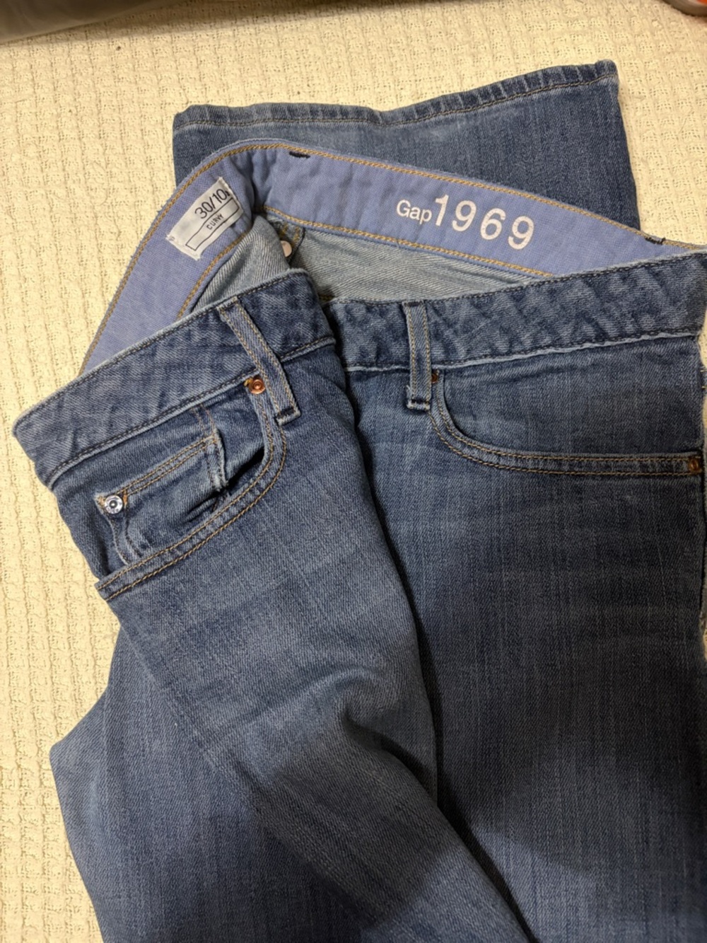 GAP Women's Mid Wash Blue Jeans
